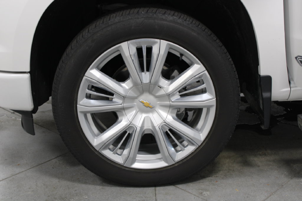Used 2024 Chevrolet Silverado 1500 High Country AWD/4WD image 41