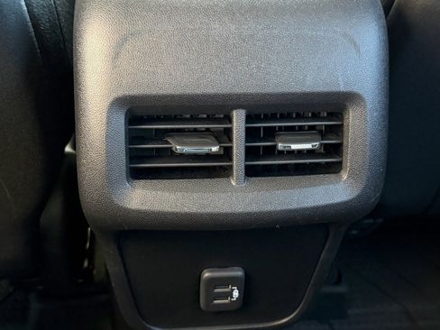 Used 2022 Chevrolet Equinox LT image 15