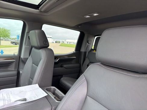 Used 2022 Chevrolet Silverado 1500 LT Trail Boss w/ Convenience Package II image 13