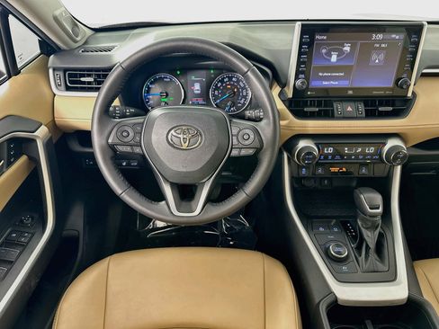Used 2022 Toyota RAV4 XLE Premium AWD/4WD image 22