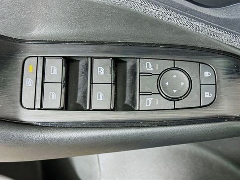 Used 2023 Nissan Rogue S image 15