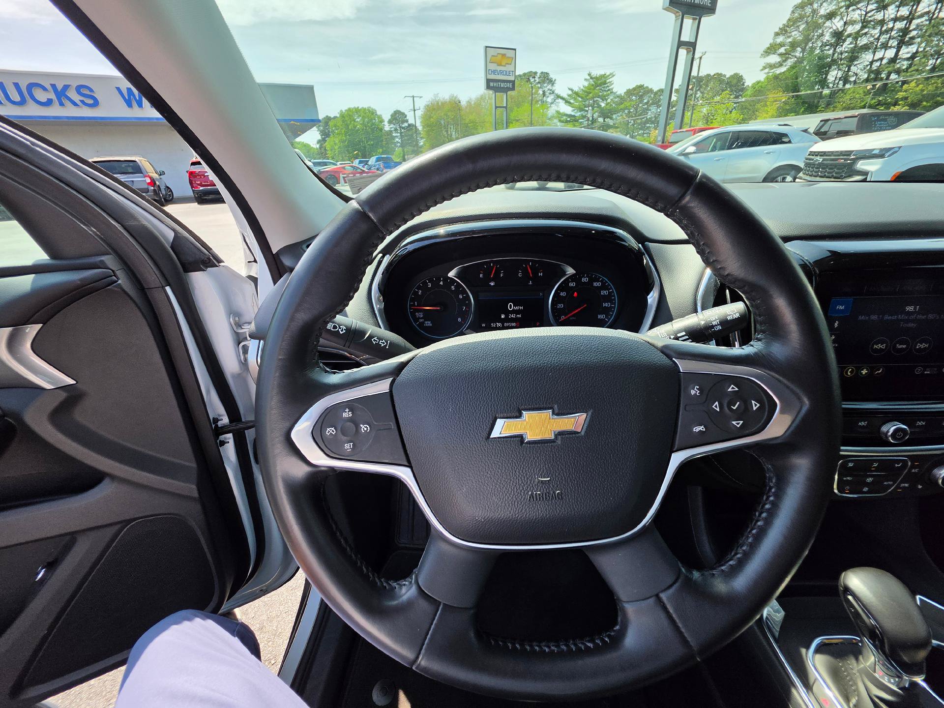 Used 2021 Chevrolet Traverse LT AWD/4WD image 21