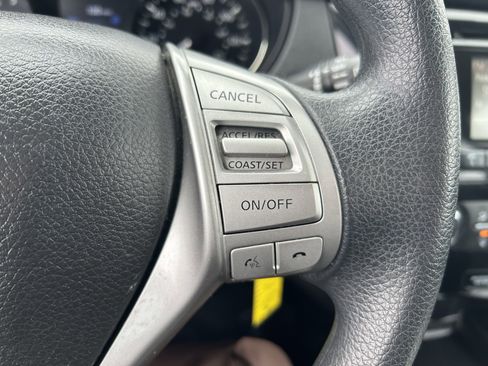 Used 2016 Nissan Rogue S image 15