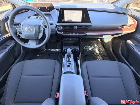 New 2026 Toyota Prius Plug-In Hybrid FWD image 18