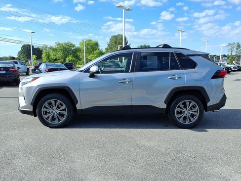Used 2022 Toyota RAV4 XLE Premium AWD/4WD image 13