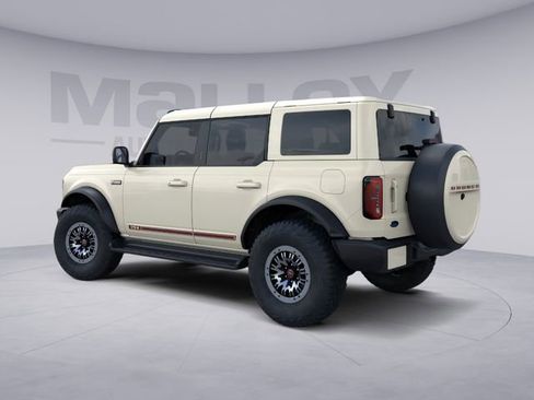New 2026 Ford Bronco Outer Banks w/ Sasquatch Package AWD/4WD image 4