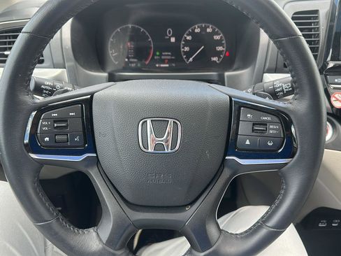 Used 2025 Honda Odyssey EX-L image 14