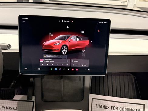 Used 2023 Tesla Model Y Long Range image 29