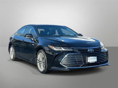 Used 2021 Toyota Avalon Limited image 25