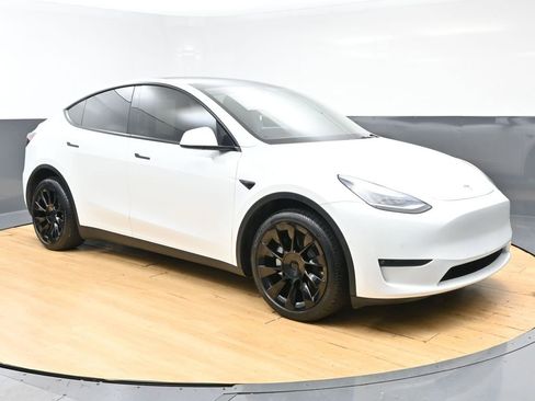 Used 2021 Tesla Model Y Long Range AWD/4WD image 2