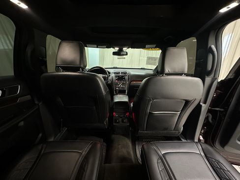 Used 2018 Ford Explorer Platinum AWD/4WD image 21