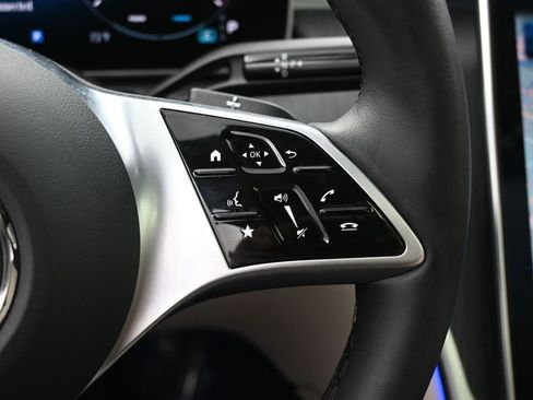 Used 2025 Mercedes-Benz C 300 4MATIC Sedan w/ Exclusive Trim Package image 22