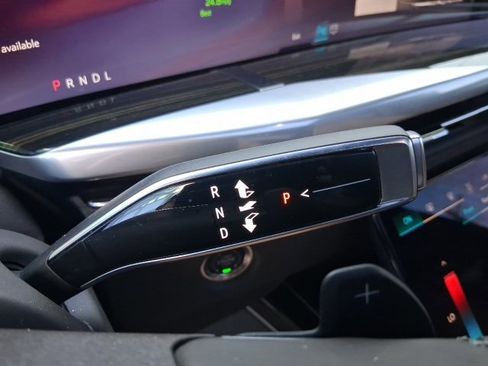 Used 2025 Cadillac Escalade Premium Luxury w/ Touring Package image 19