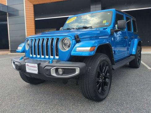 Used 2023 Jeep Wrangler Unlimited Sahara w/ Cold Weather Group AWD/4WD image 8