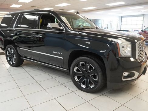 Used 2018 GMC Yukon Denali w/ Denali Ultimate Package AWD/4WD image 17