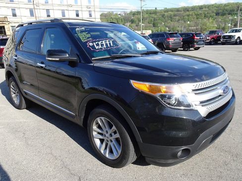 Used 2014 Ford Explorer XLT w/ Equipment Group 202A AWD/4WD image 4