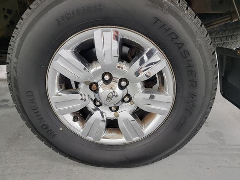Used 2012 Ford F150 XLT w/ XLT Chrome Pkg AWD/4WD image 11