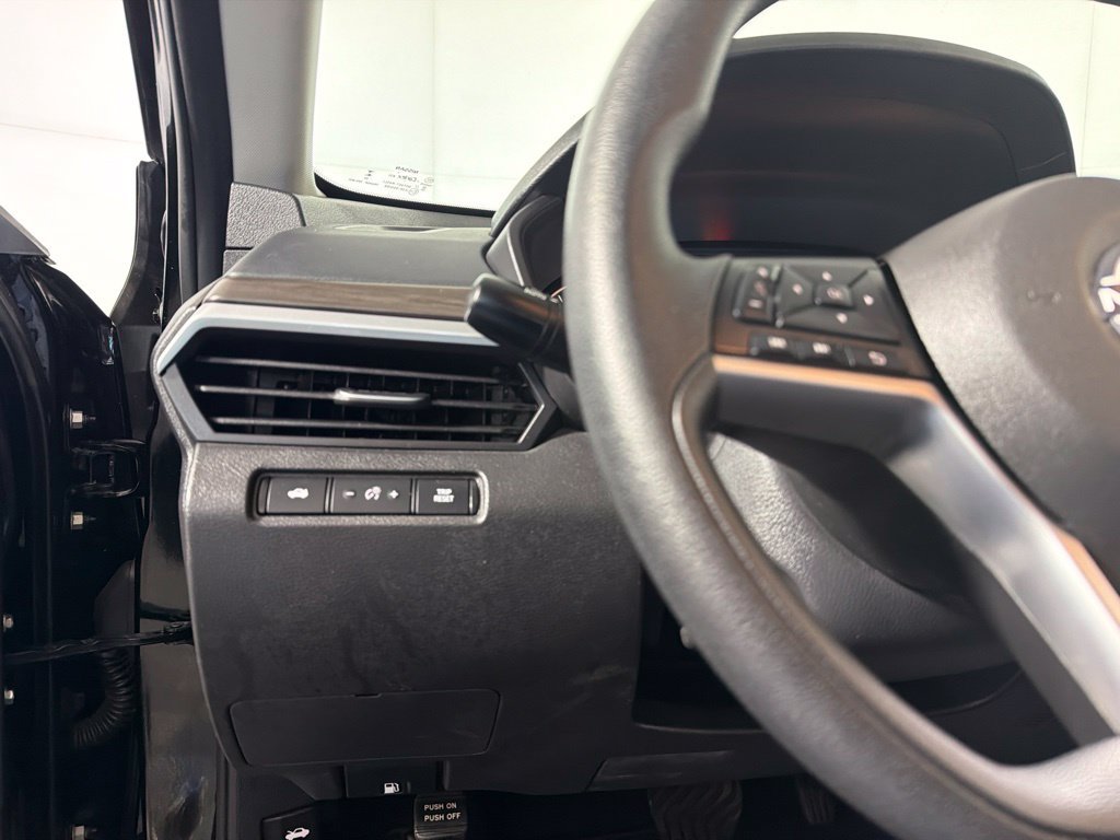 Used 2024 Nissan Altima 2.5 SV FWD image 13