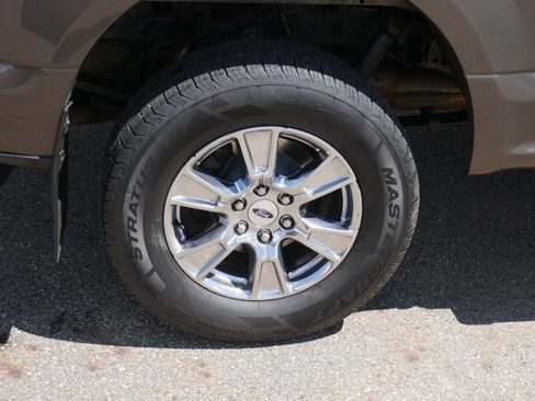 Used 2017 Ford F150 XLT w/ Equipment Group 302A Luxury AWD/4WD image 10