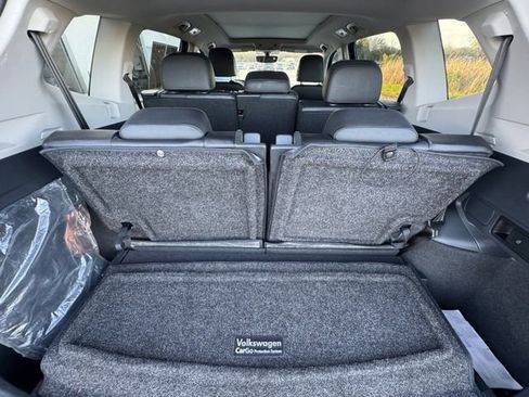 Used 2019 Volkswagen Tiguan SEL image 30