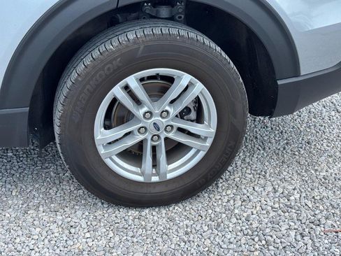 Used 2023 Ford Explorer XLT AWD/4WD image 12