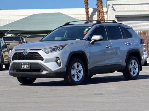 Used 2019 Toyota RAV4 XLE w/ Carpet Mat Package image 7