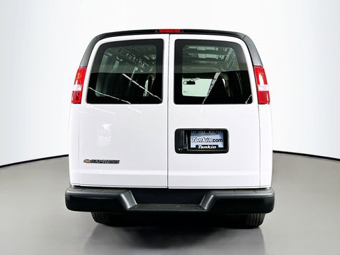 New 2026 Chevrolet Express 3500 image 6