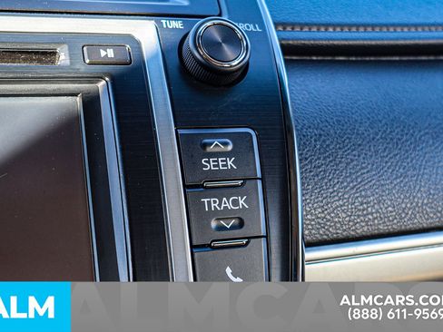 Used 2014 Toyota Camry LE image 38