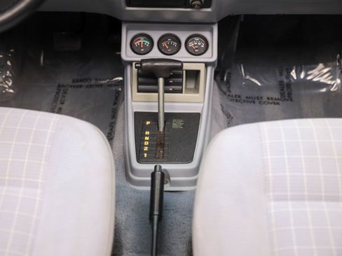 Used 1990 Volkswagen Cabriolet FWD image 9