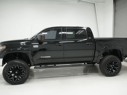 Used 2014 Toyota Tundra SR5 w/ SR5 Upgrade Package AWD/4WD image 6