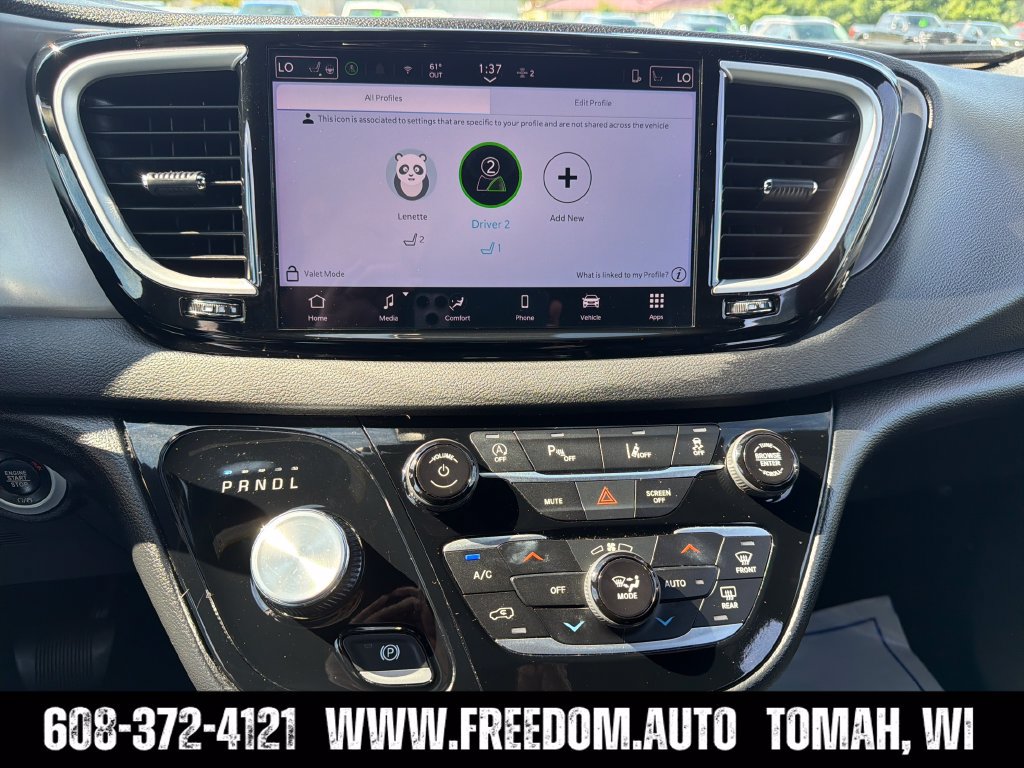 Used 2025 Chrysler Pacifica Select FWD image 17