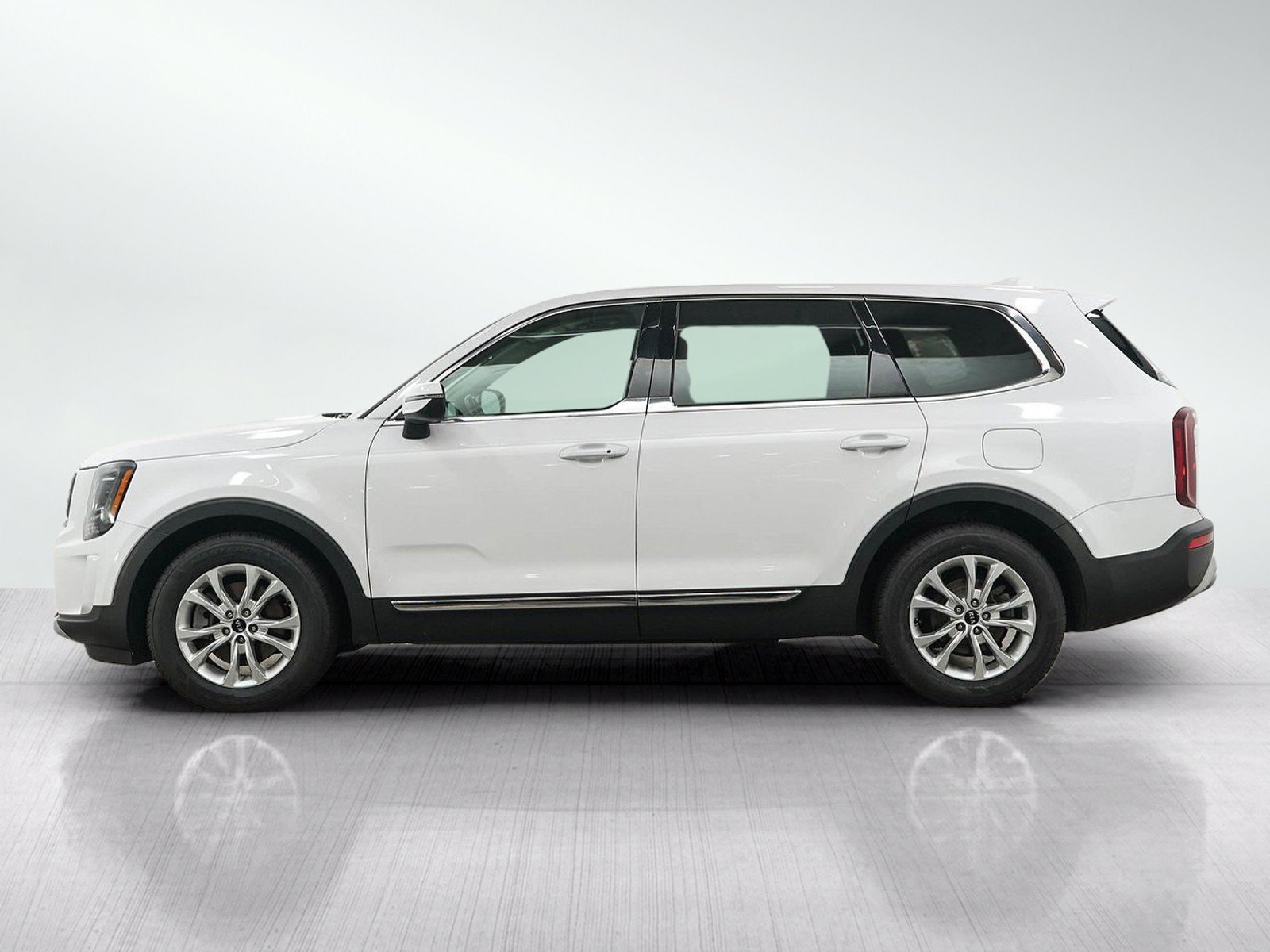 Used 2021 Kia Telluride LX AWD/4WD image 2