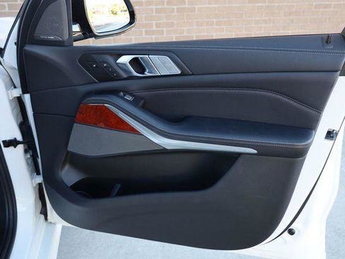 Used 2021 BMW ALPINA XB7 image 31