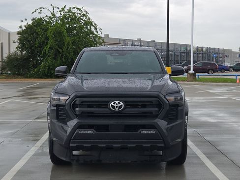 Used 2025 Toyota Tacoma SR5 AWD/4WD image 10