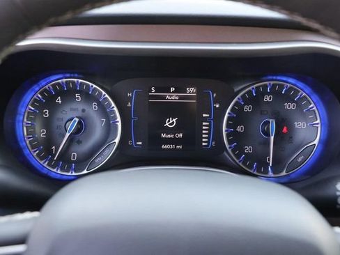 Used 2023 Chrysler Voyager LX image 15