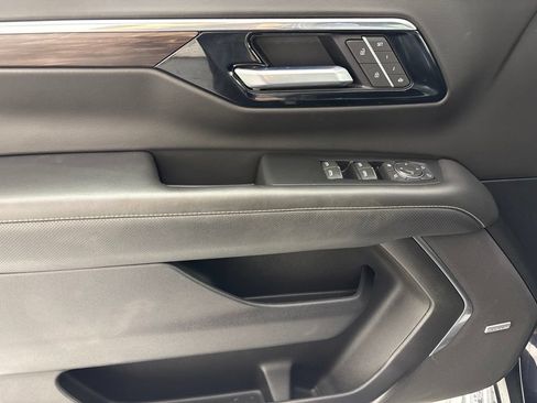 Certified 2025 Chevrolet Suburban Premier AWD/4WD image 30