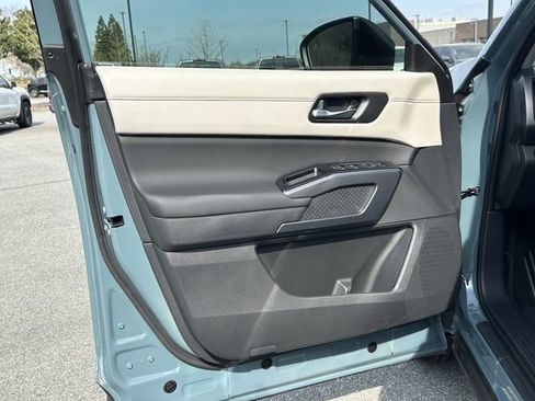 New 2026 Nissan Pathfinder SL AWD/4WD image 11