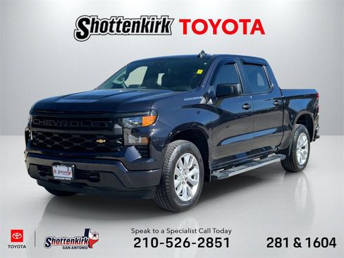 Used 2022 Chevrolet Silverado 1500 Custom image 1