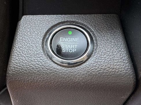 Used 2018 Ford Expedition Limited w/ Equipment Group 302A AWD/4WD image 8