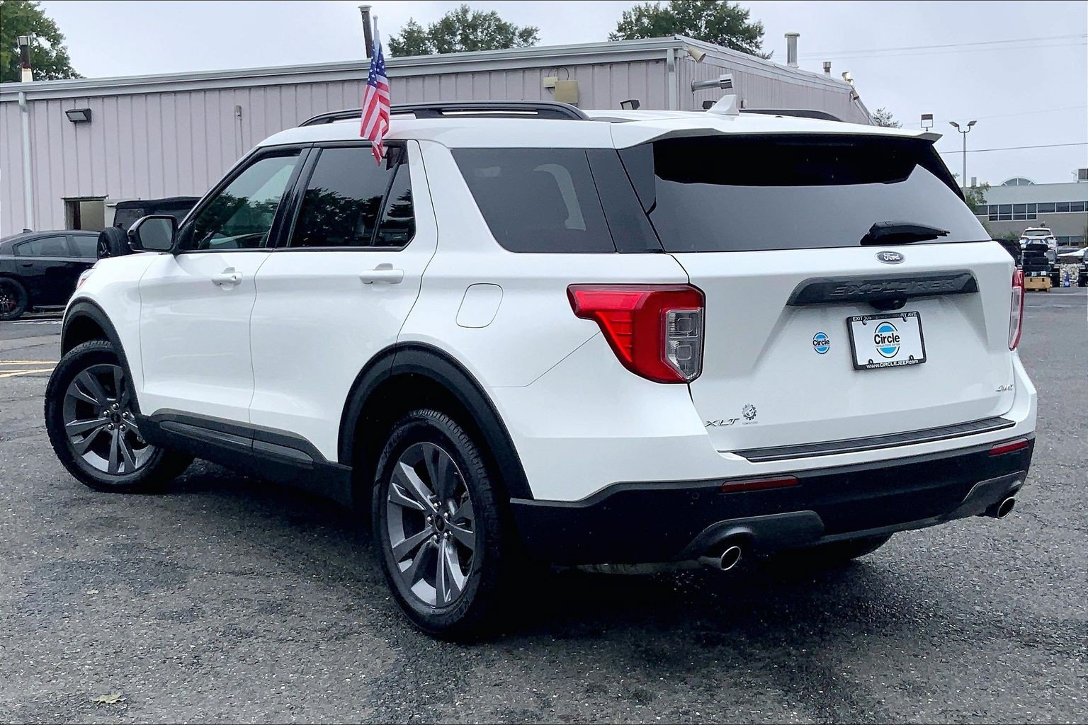 Used 2022 Ford Explorer XLT w/ Equipment Group 202A AWD/4WD image 10