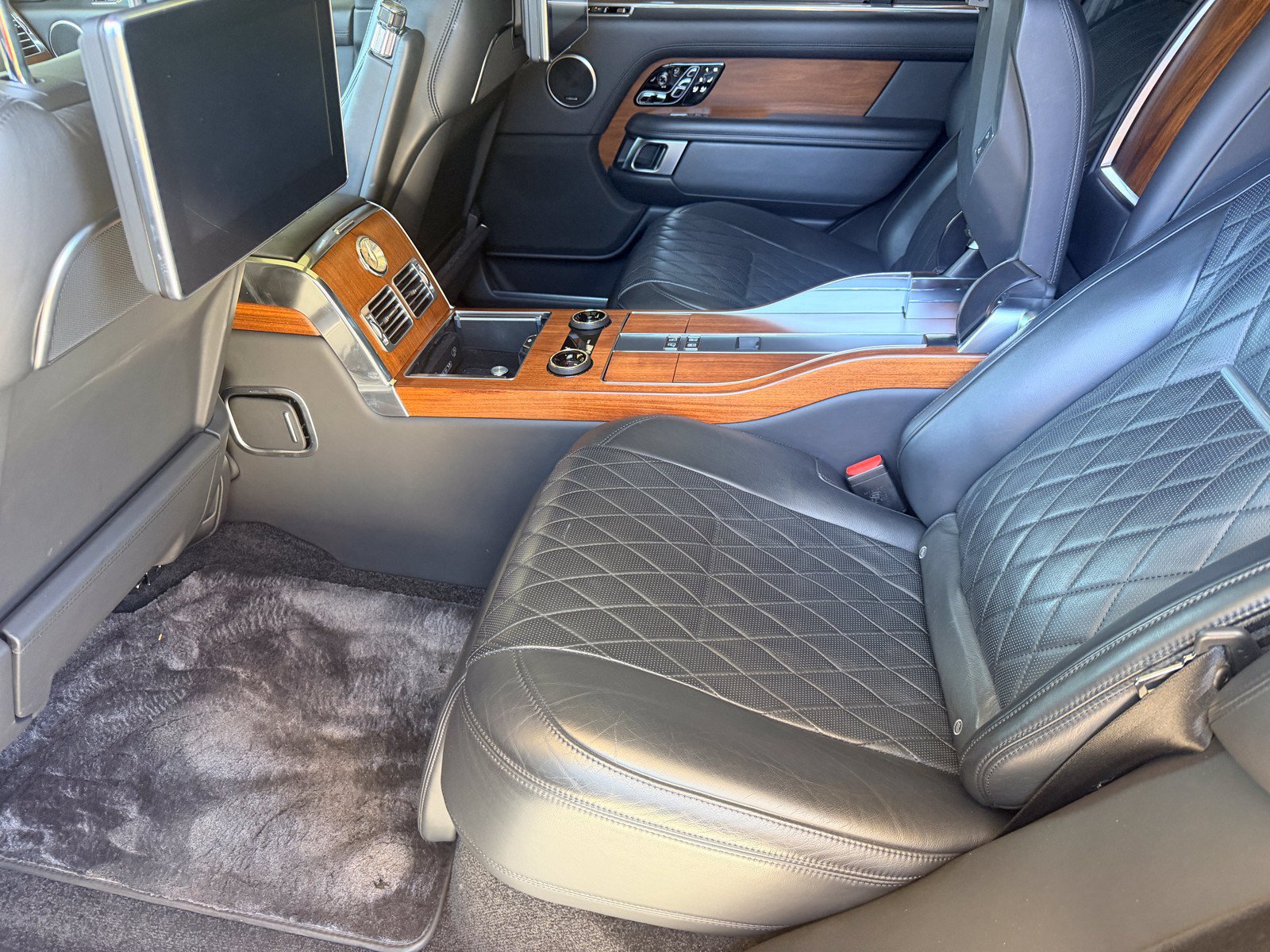 Used 2019 Land Rover Range Rover LWB SV Autobiography AWD/4WD image 24
