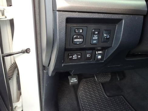 Used 2018 Toyota Tundra SR5 w/ SR5 Upgrade Package AWD/4WD image 15