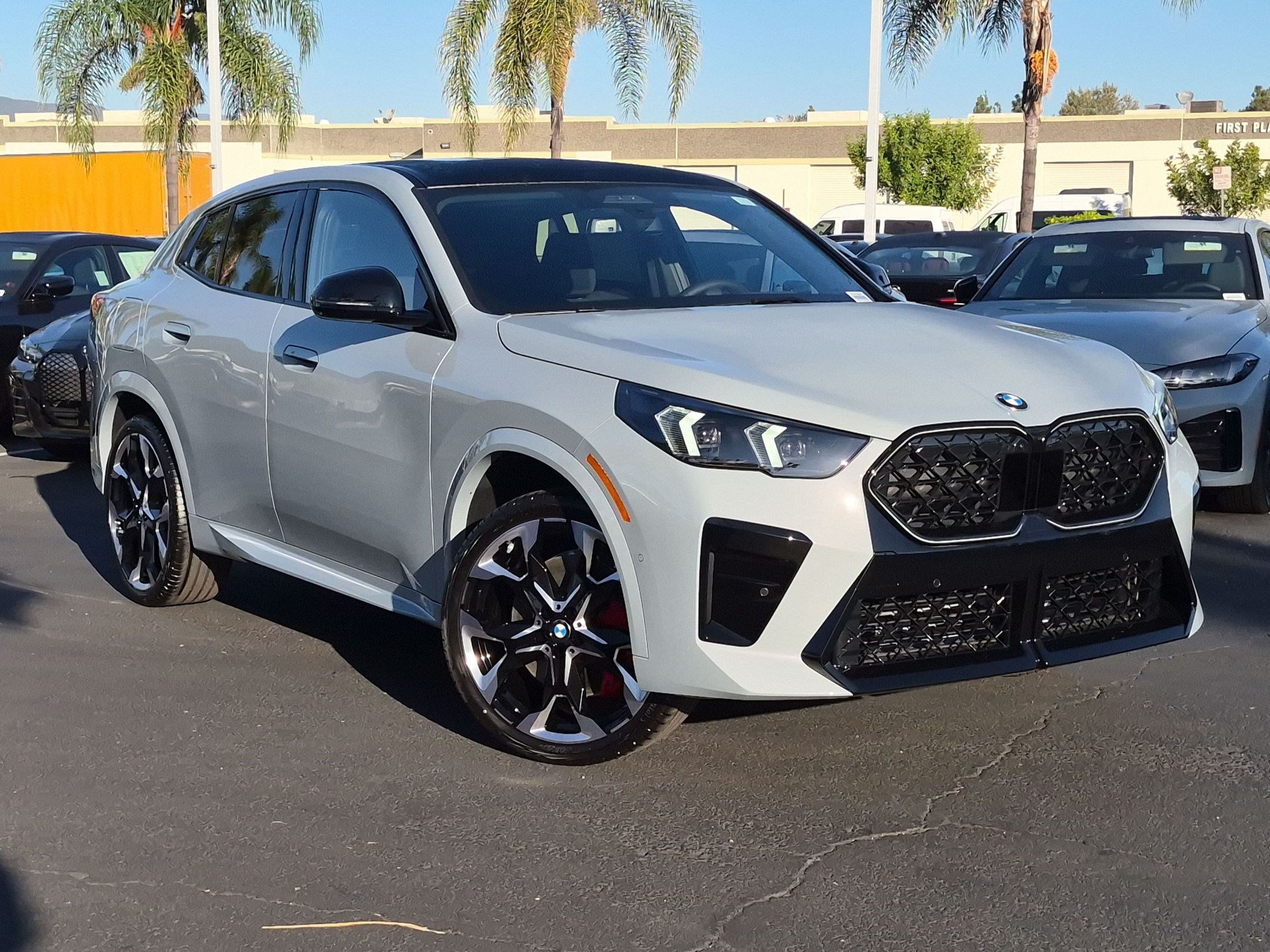 New 2026 BMW X2 xDrive28i w/ Technology Package AWD/4WD image 2