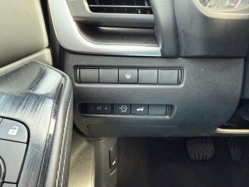 Used 2024 Nissan Rogue SV image 28