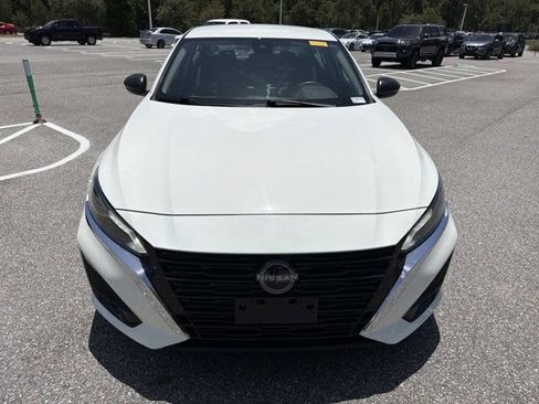 Used 2025 Nissan Altima 2.5 SV FWD image 6