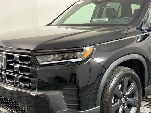 New 2026 Honda Pilot Sport image 9