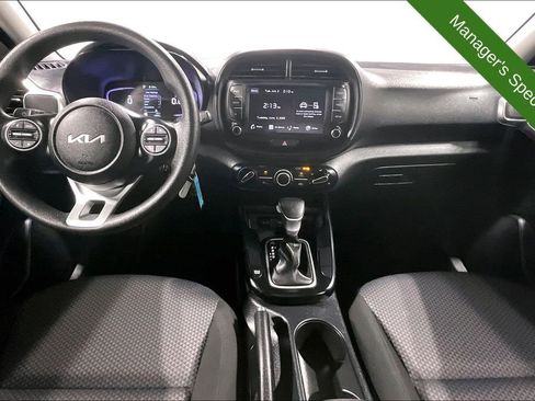Used 2025 Kia Soul LX w/ LX Technology Package FWD image 18
