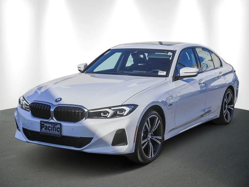 Certified 2023 BMW 330e w/ Driving Assistance Package image 3