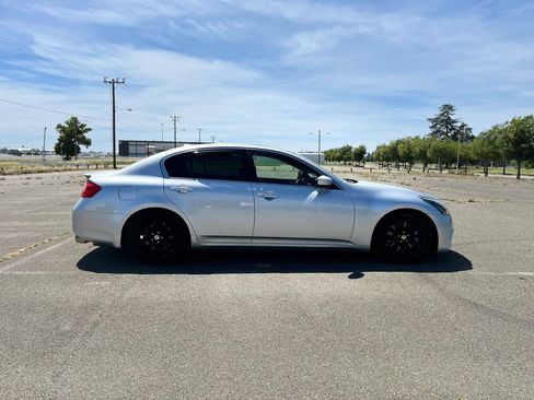 Used 2015 INFINITI Q40 w/ Navigation Package RWD image 4