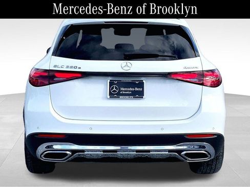 Used 2025 Mercedes-Benz GLC 350e GLC 350e image 4